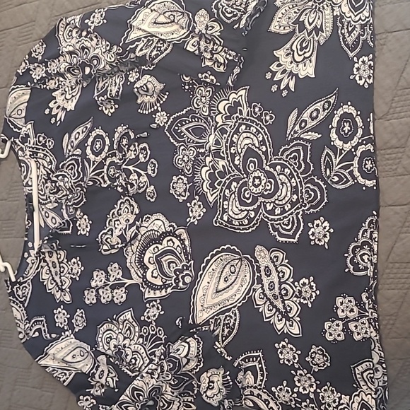 Talbots 3/4 Sleeve Smocked Cuff Blue Paisley Tie Neck Blouse Size Large - Picture 6 of 6